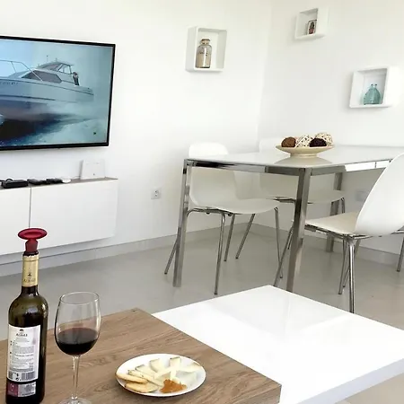 Apartment Fabulous Upper Floor Sea View