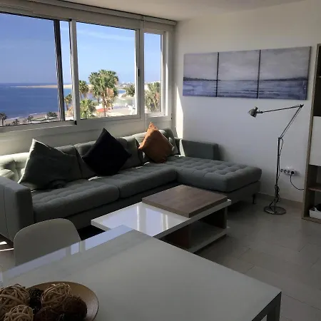 Fabulous Upper Floor Sea View Apartment *
